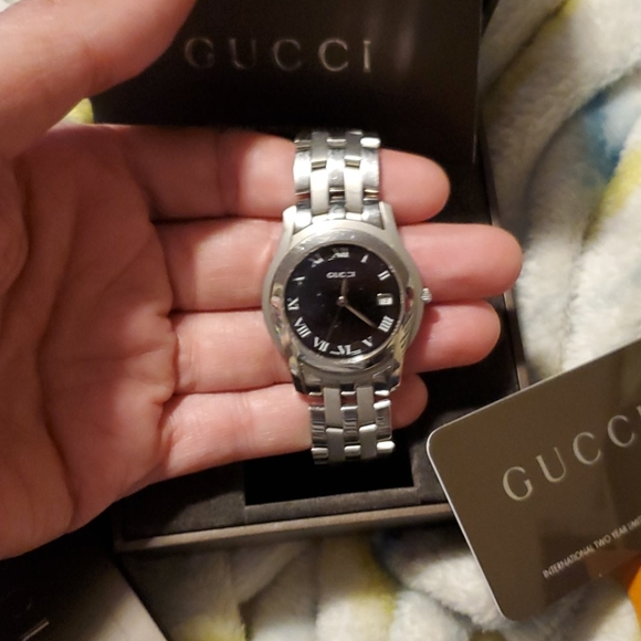 gucci watch - Picture 4 of 5